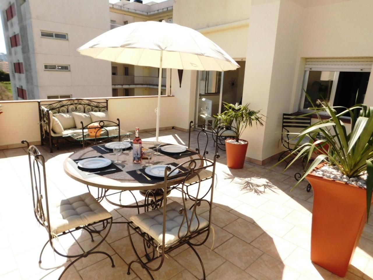 Gmid Immo Apartamento Lorena Roses Exterior photo